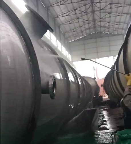 晉江華陽(yáng)壓力容器現(xiàn)場(chǎng)施工